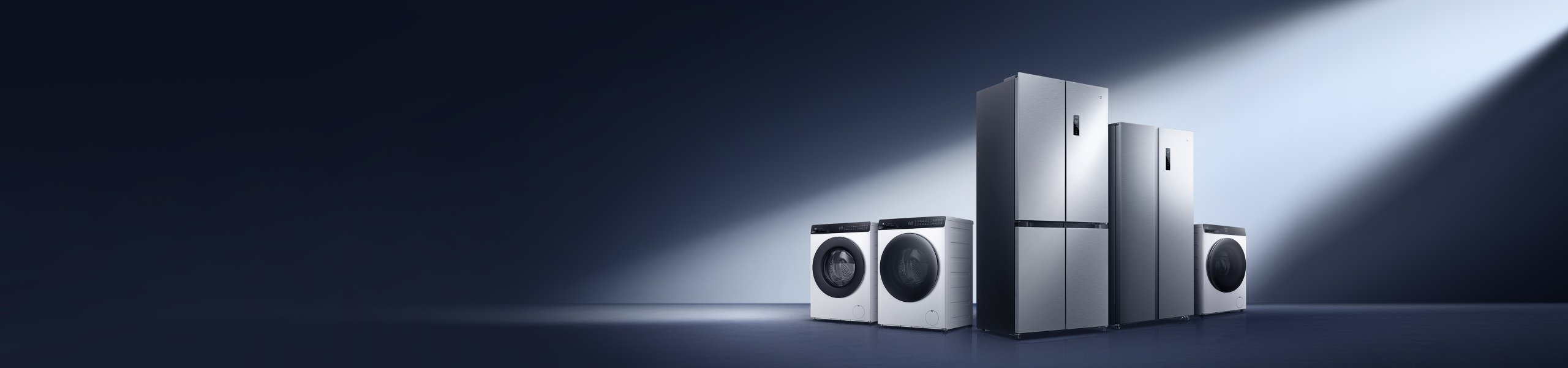 Hirdetés a POCO X8 Pro sorozatú mobiltelefonról, ára 129,990 forint. A promóciós időszak 2026. március 17. 14:00-tól március 31. 23:59-ig tart. Régi eszközök esetén maximum 10,000 forint kedvezmény és új felhasználóknak 5% kedvezmény áll rendelkezésre. A háttér modern technológiai érzést sugall.