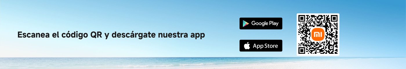 Escanea el código QR y descárgate nuestra app. Incluye enlaces para Google Play y App Store, junto con un código QR. El fondo es un cielo azul y una playa.