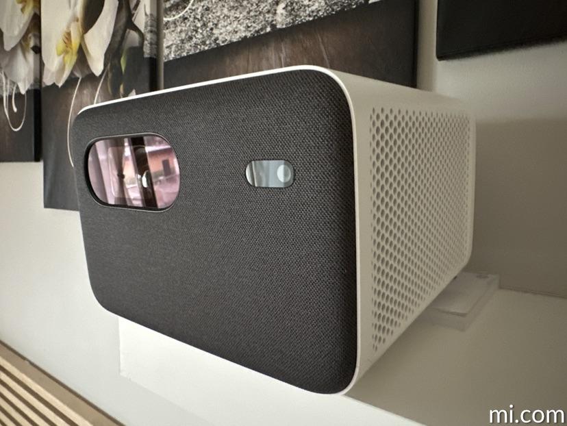 Xiaomi Mi Smart Compact Projector 2