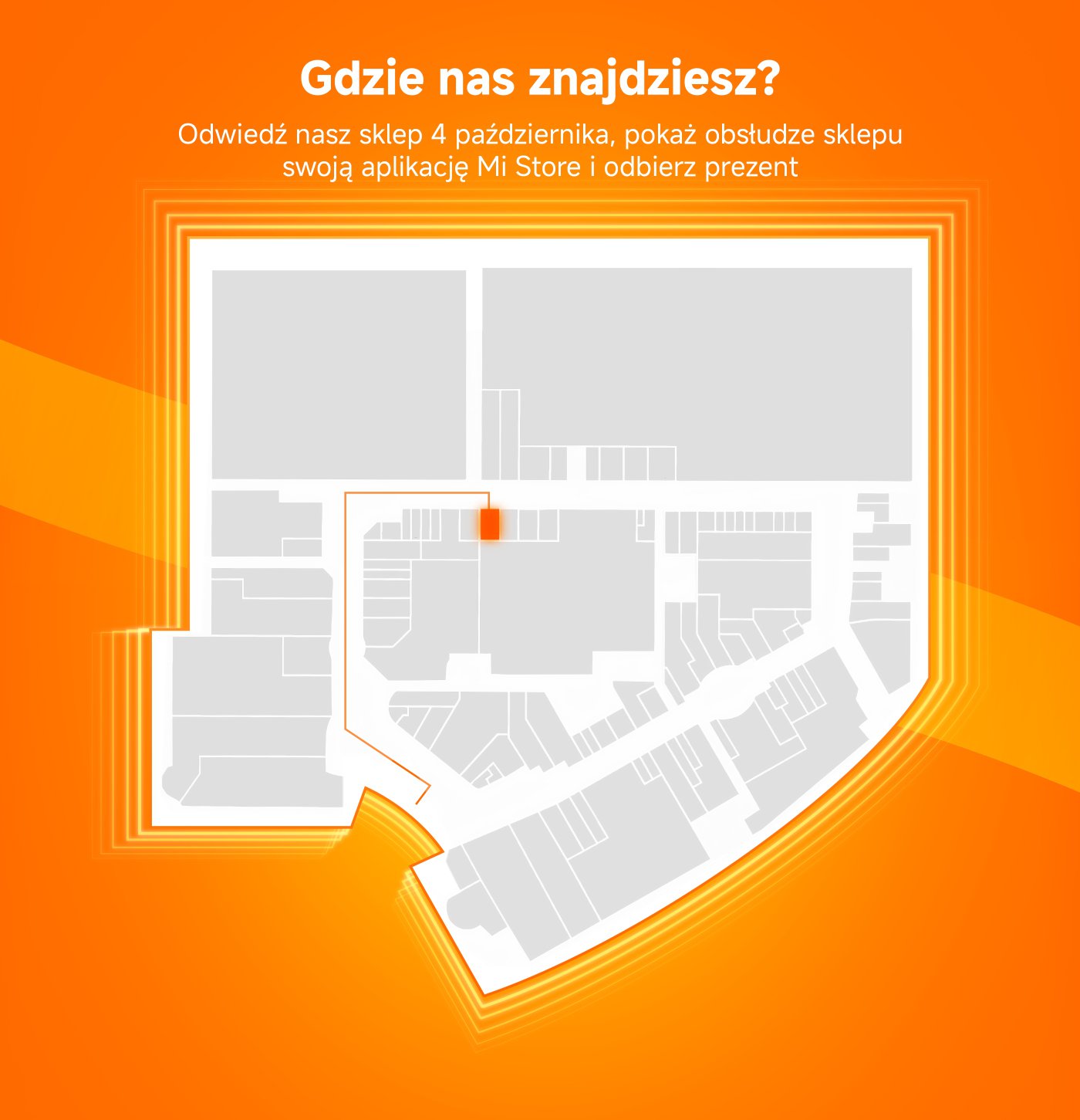 Trzymając w ręku pomarańczowy pasek Xiaomi Band 10, wyświetla czas 09:28, w tle znajduje się informacja promocyjna, pierwsze 50 nabywców płaci tylko 9 złotych, cena regularna to 209 złotych.