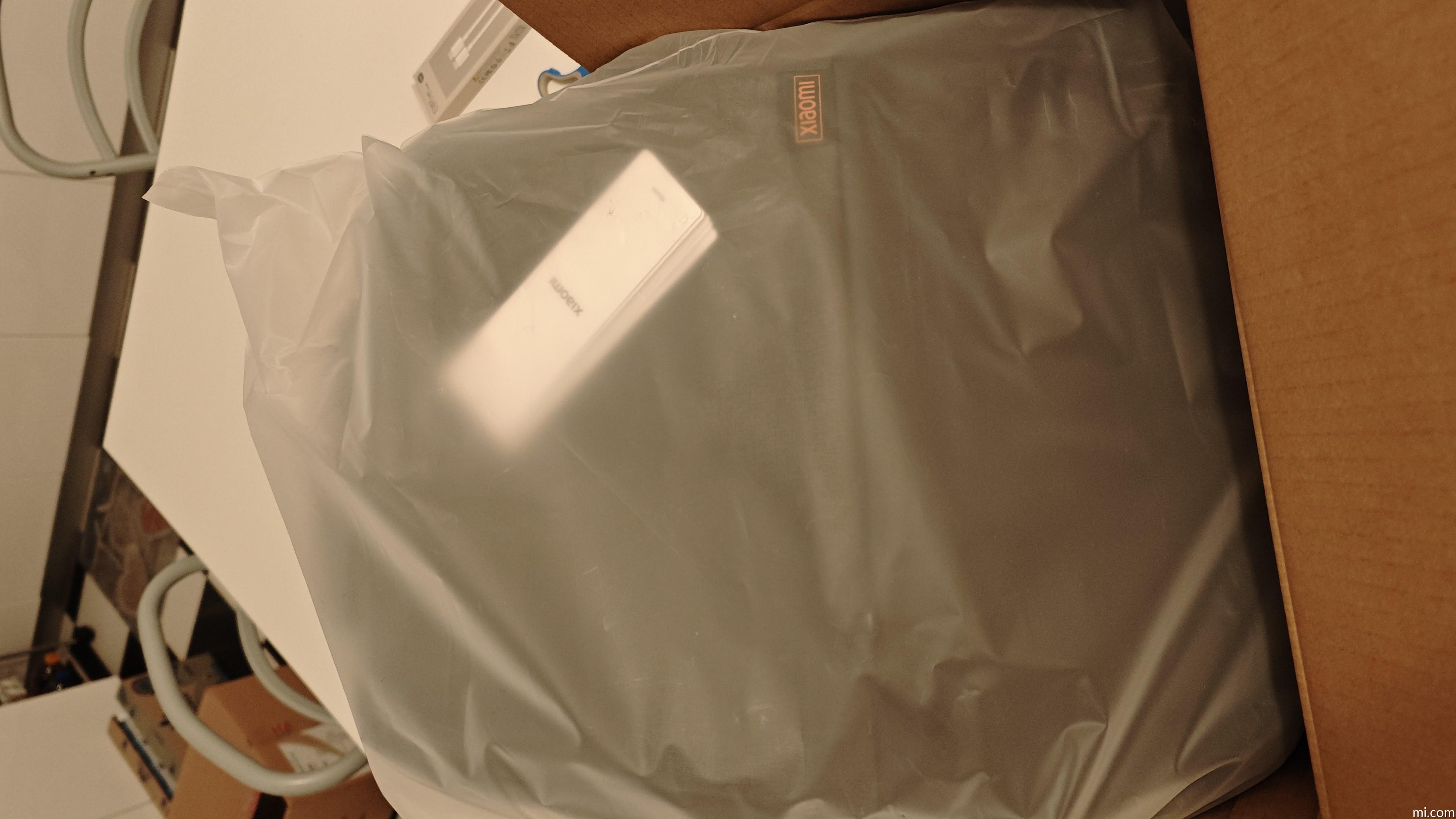 Zaino Xiaomi Commuter Light Grey BHR4904GL – Pratico E Moderno Per Ufficio O Università