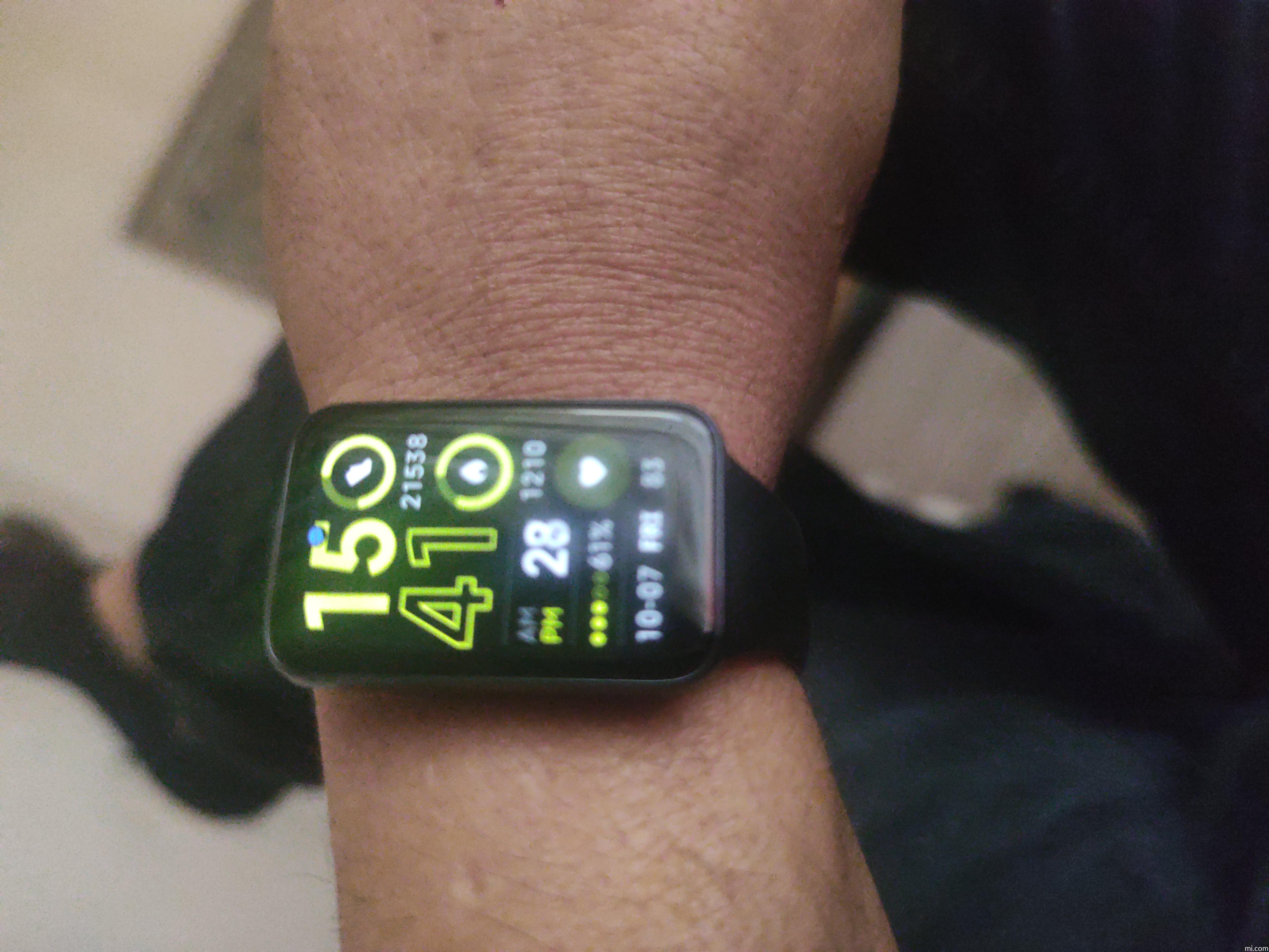  Xiaomi Band 7 Pro Smartwatch con GPS (versión global), monitor  de actividad de salud y fitness de alta resolución de 1.64 pulgadas,  monitor de frecuencia cardíaca y SPO₂, más de 110