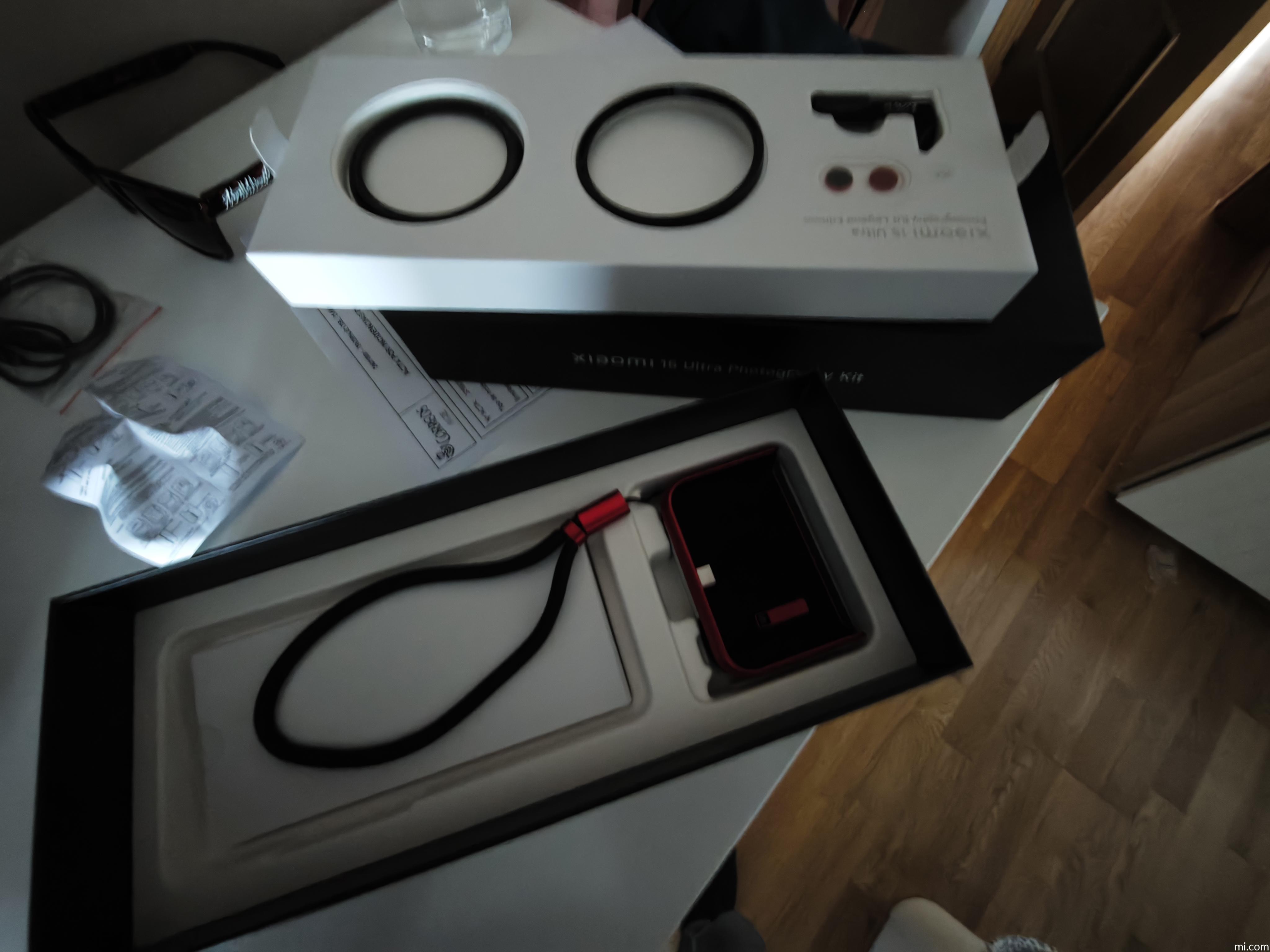 国内版Xiaomi 15 Ultra本体ブラック & Photography Kit 希少な白金 Xiaomi 15 Ultra 12GB+256GB Blanco