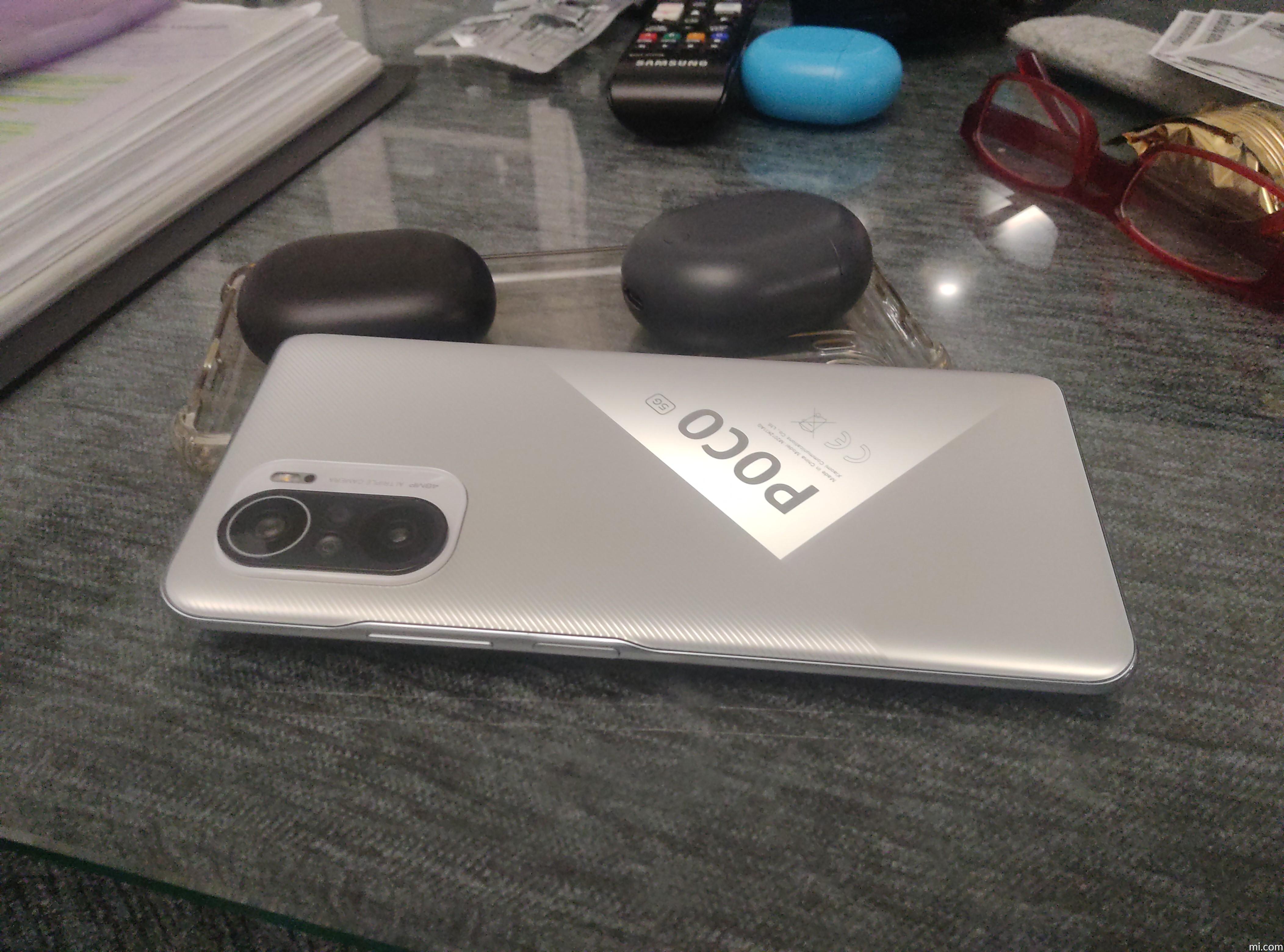 Xiaomi POCO F3 5G - Smartphone 8+256GB, 6,67” 120 Hz AMOLED DotDisplay,  Snapdragon 870, cámara triple de 48MP, 4520 mAh, Blanco Ártico (versión  ES/PT), incluye auriculares Mi, Blanco (Arctic White) : :  Electrónica